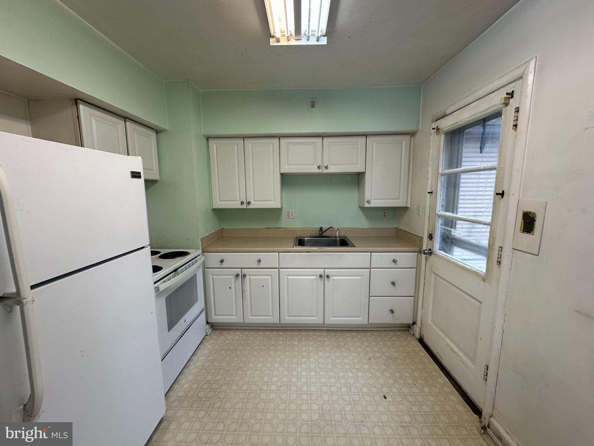 1018 Ruatan Street Silver Spring, MD 20903 - Photo 5 of 19 Gallery Image 5