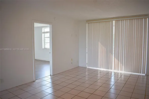 $2,050 | 9230 Lagoon Place, Unit 411, Davie, FL 33324