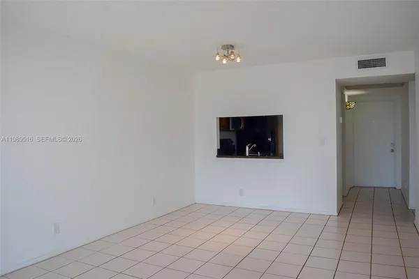 $2,050 | 9230 Lagoon Place, Unit 411, Davie, FL 33324