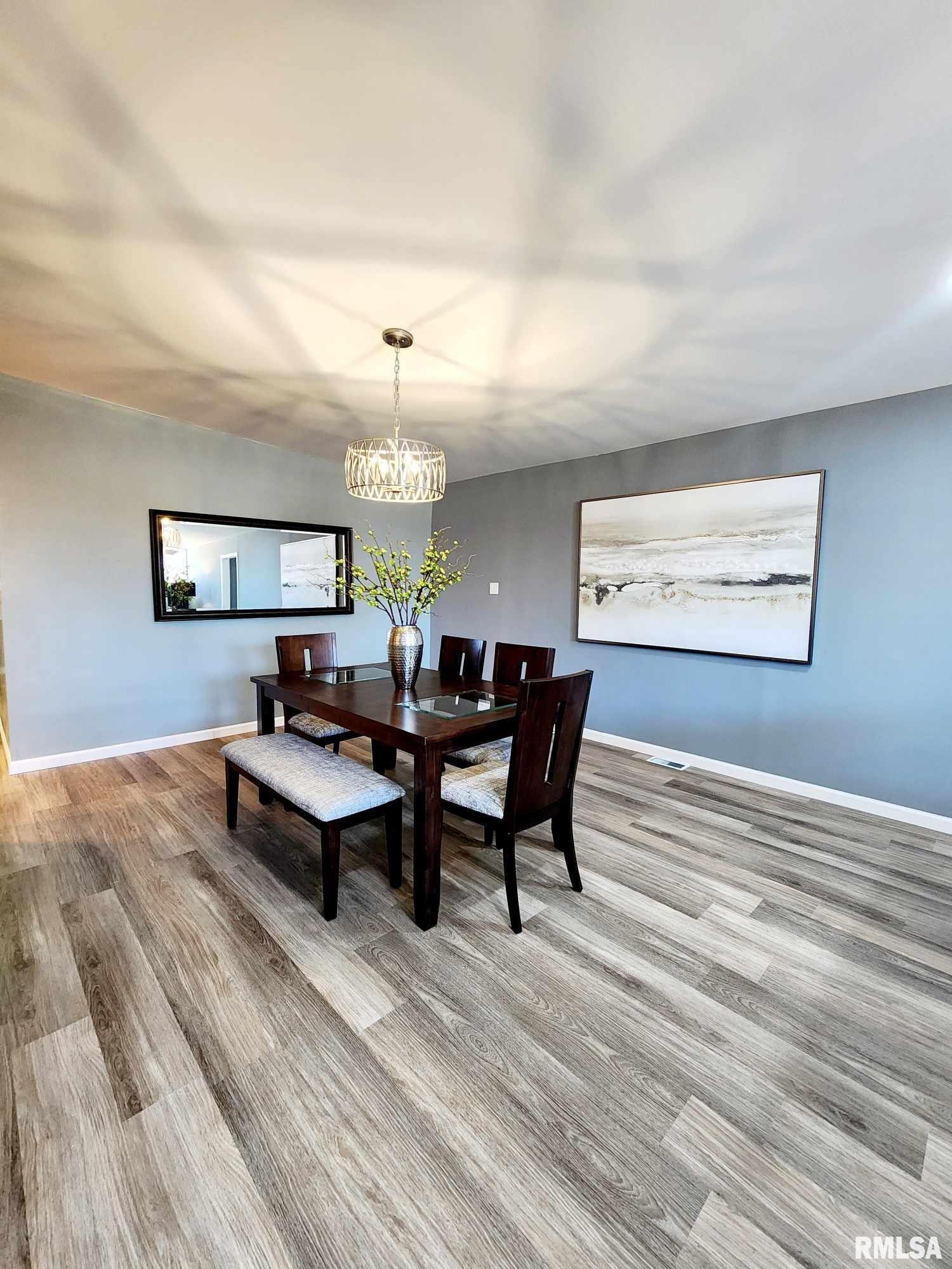 729 Ridgewood Drive Quincy, IL 62301 - Photo 15 of 34 Gallery Image 15
