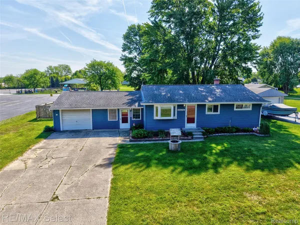 $189,900 | 4075 Bristolwood Drive, Flint, MI 48507