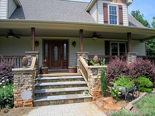 6681 Maple Spring Court Denver, NC 28037 - Photo 2 of 16 Gallery Image 2