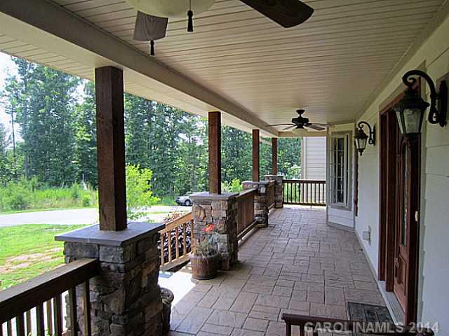 6681 Maple Spring Court Denver, NC 28037 - Photo 3 of 16 Gallery Image 3