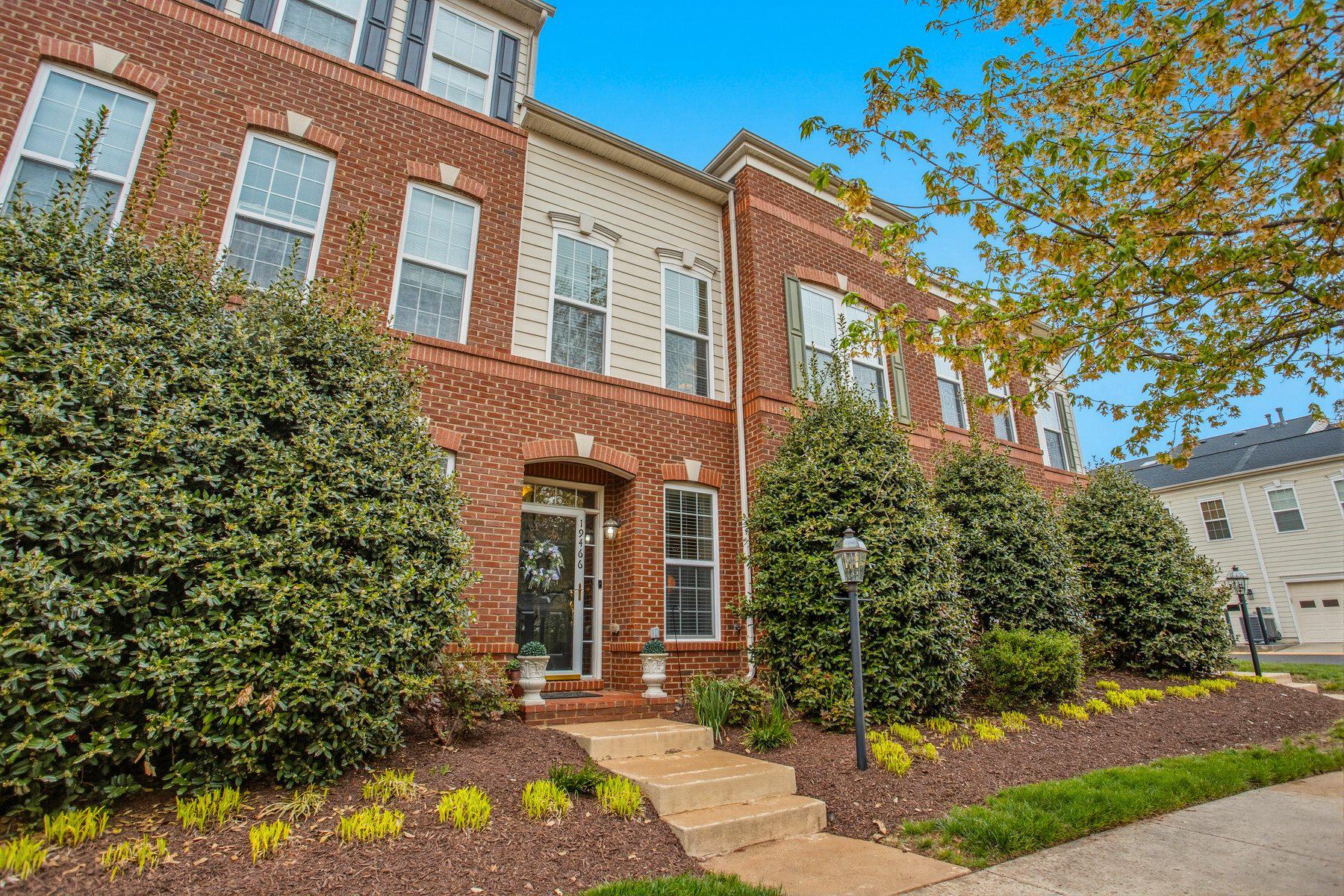 19466 Front Street Leesburg, VA 20176 - Photo 34 of 34 Charming brick facade!
