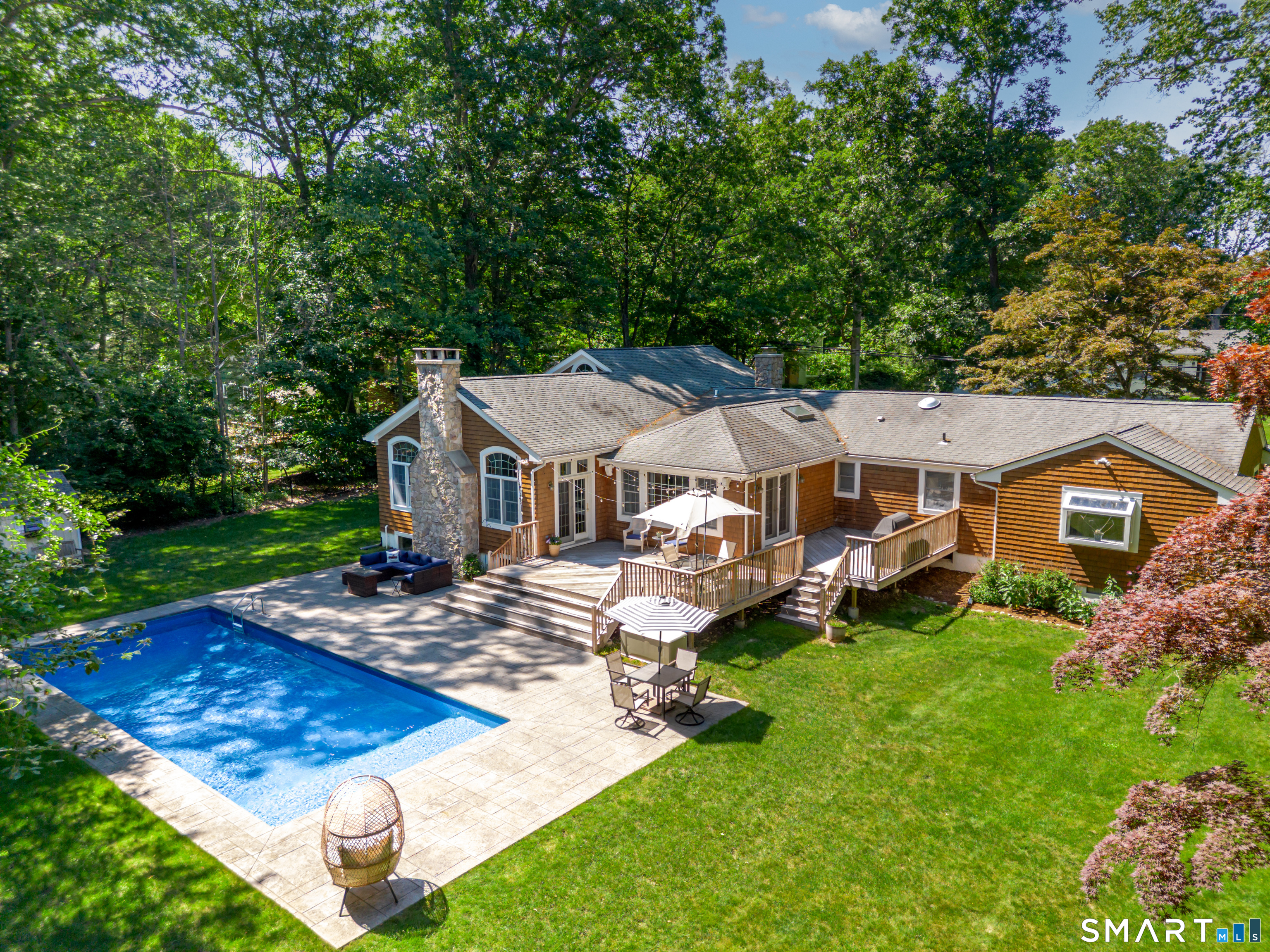 21 Geneva Road Norwalk, CT 06850 - Photo 28 of 36