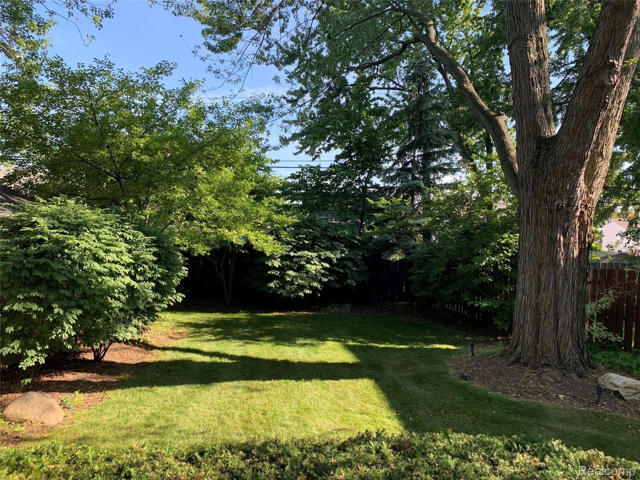 2391 Columbia Road Berkley, MI 48072 - Photo 12 of 14 Backyard