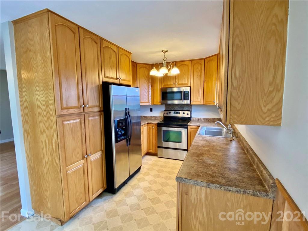 140 Alexander Road Alexander, NC 28701 - Photo 13 of 39 Gallery Image 13