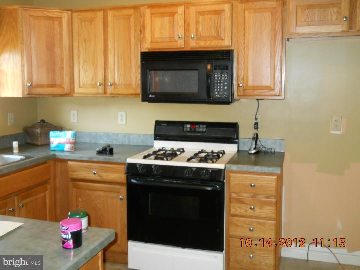 167 Quiet Road Sicklerville, NJ 08081 - Photo 4 of 14 Kitchen
