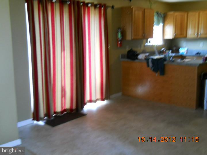 167 Quiet Road Sicklerville, NJ 08081 - Photo 5 of 14 Kitchen