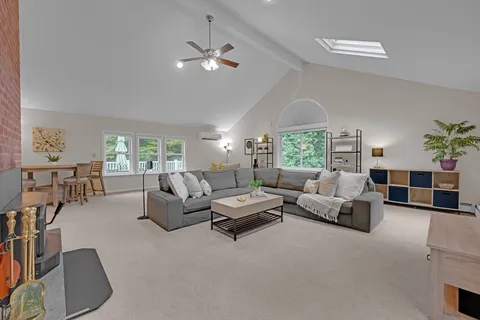 $685,000 | 180 Cedar Street, Sturbridge, MA 01566