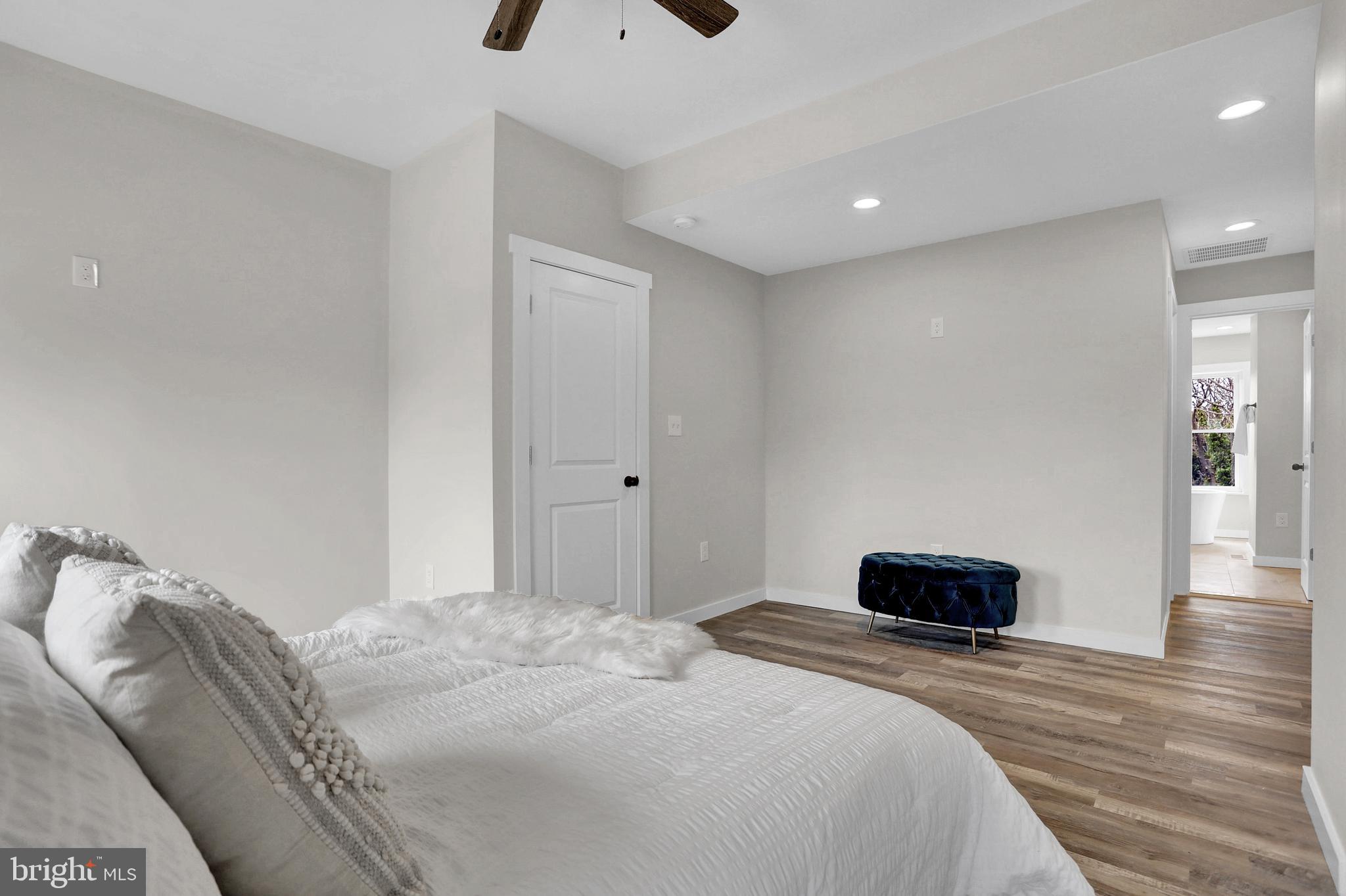3911 Roland Avenue Baltimore, MD 21211 - Photo 16 of 30 Gallery Image 16