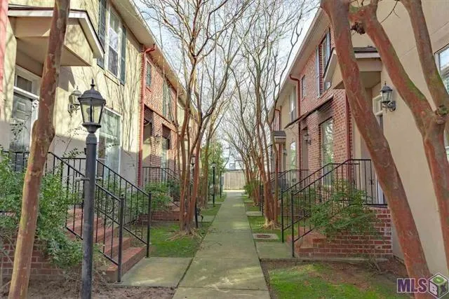 $1,800 | 3326 Lake Street, Unit E, Baton Rouge, LA 70802