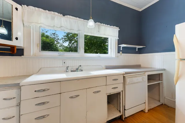 $370,000 | 11 Center Street, Richmond, ME 04357