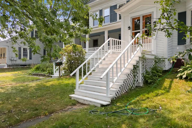 $370,000 | 11 Center Street, Richmond, ME 04357