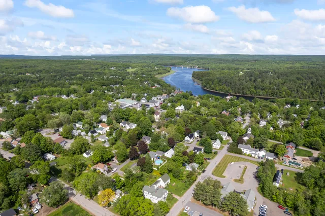 $370,000 | 11 Center Street, Richmond, ME 04357