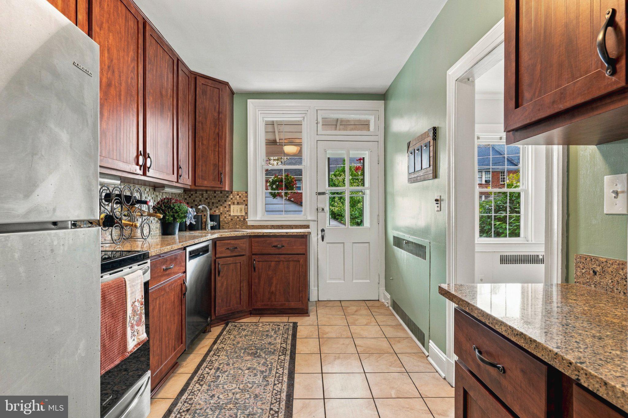 227 Hopkins Road Baltimore, MD 21212 - Photo 13 of 50 Updated Kitchen - Custom Cabinetry
