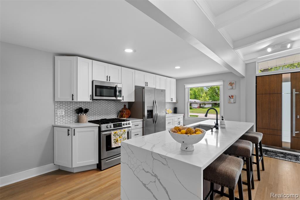 29748 Chelmsford Road Southfield, MI 48076 - Photo 14 of 42 Gallery Image 14