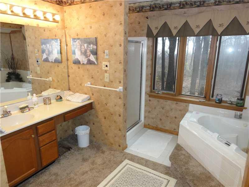 2301 South Ridge Drive Hidden Valley, PA 15502 - Photo 14 of 25 Master Bath/Spa.