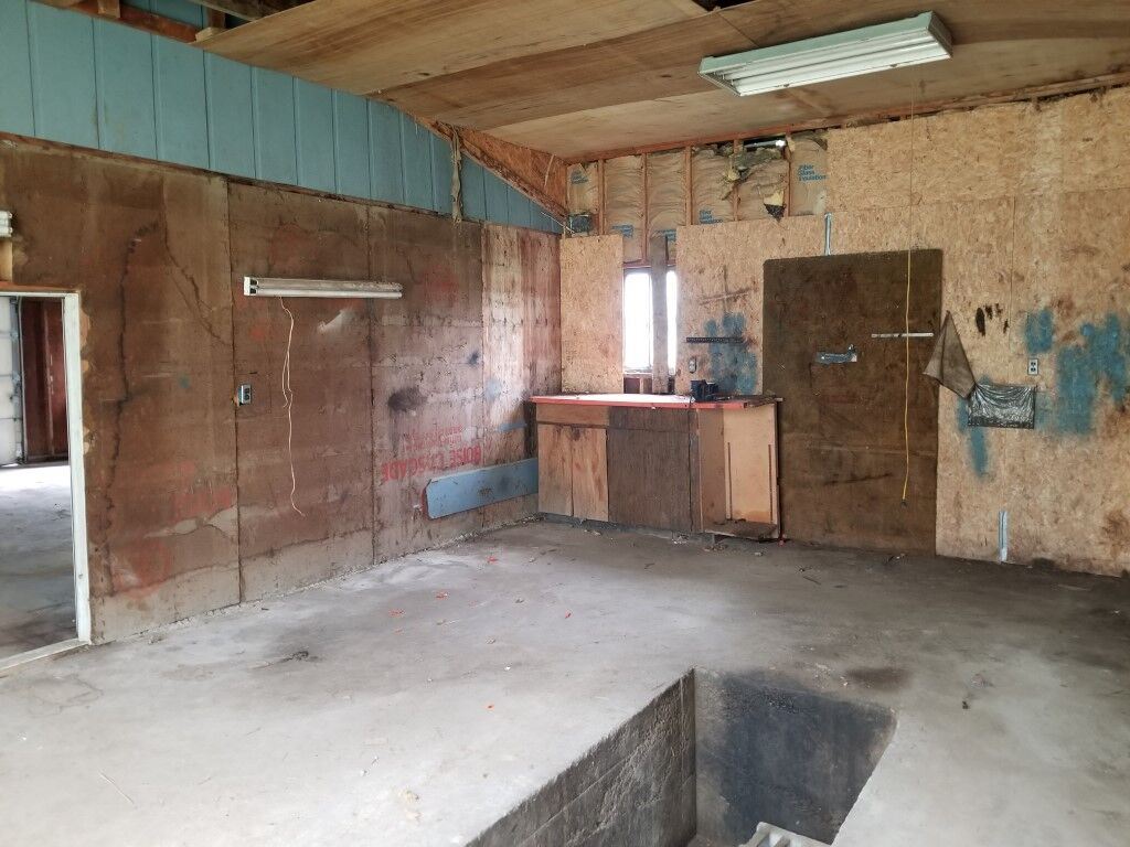 132 Pittsburg Road Owosso, MI 48867 - Photo 24 of 31 31379673-23.JPG