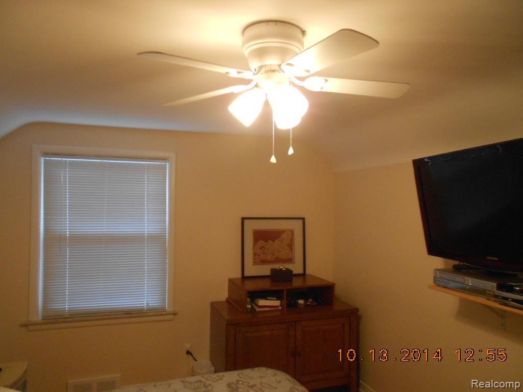 827 Shoreham Road Grosse Pointe, MI 48236 - Photo 24 of 44 575362.jpg