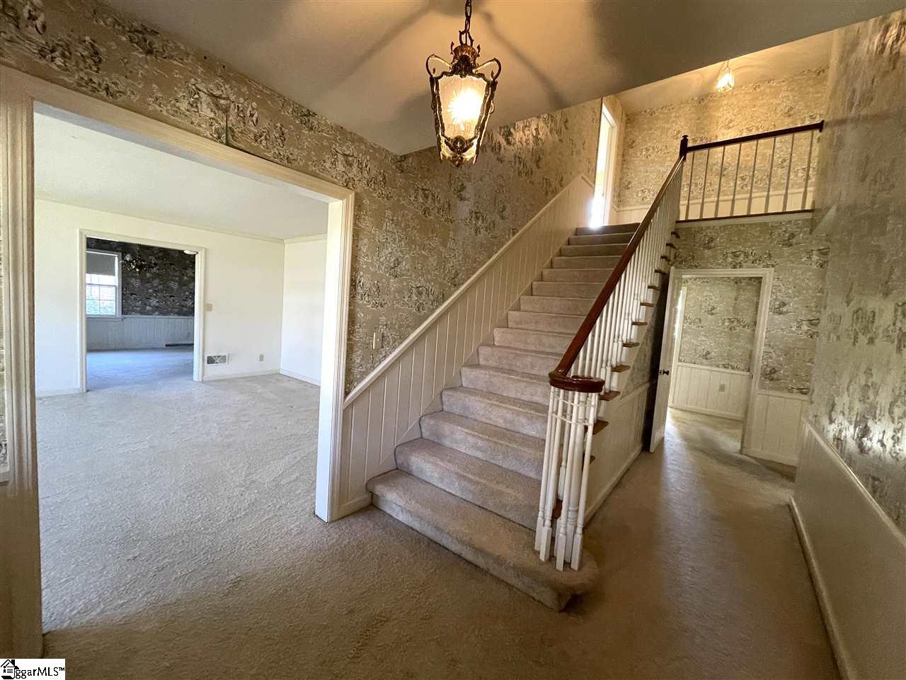 18 Normandy Road Greenville, SC 29615 - Photo 5 of 36 Gallery Image 5