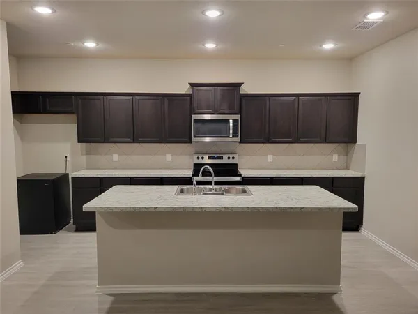 $2,050 | 2909 Bluets Drive, Mesquite, TX 75150