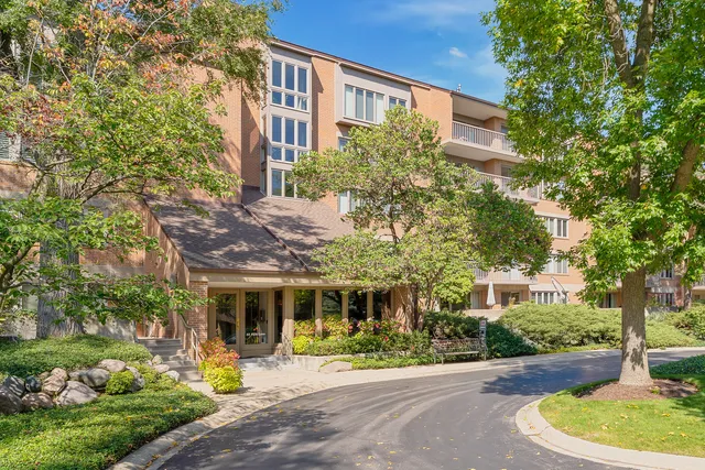 $399,000 | 22 Park Lane, Unit 203, Park Ridge, IL 60068