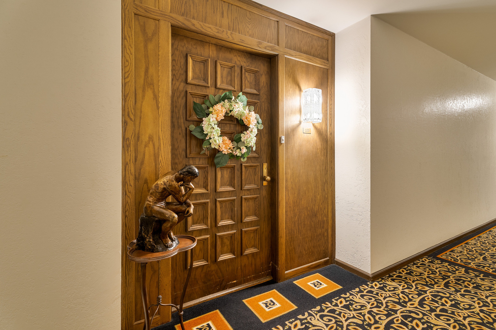 22 Park Lane, Unit 203 Park Ridge, IL 60068 - Photo 24 of 33 a view of a entryway