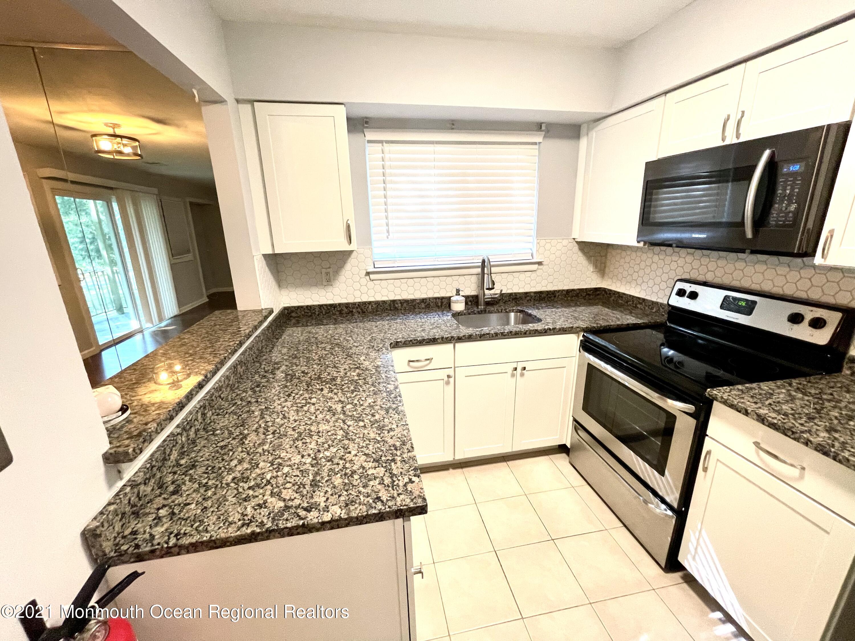 7 Woodpecker Road, Unit 1000 Howell, NJ 07731 - Photo 2 of 22 071C6708-582B-4846-B078-070A664D566D