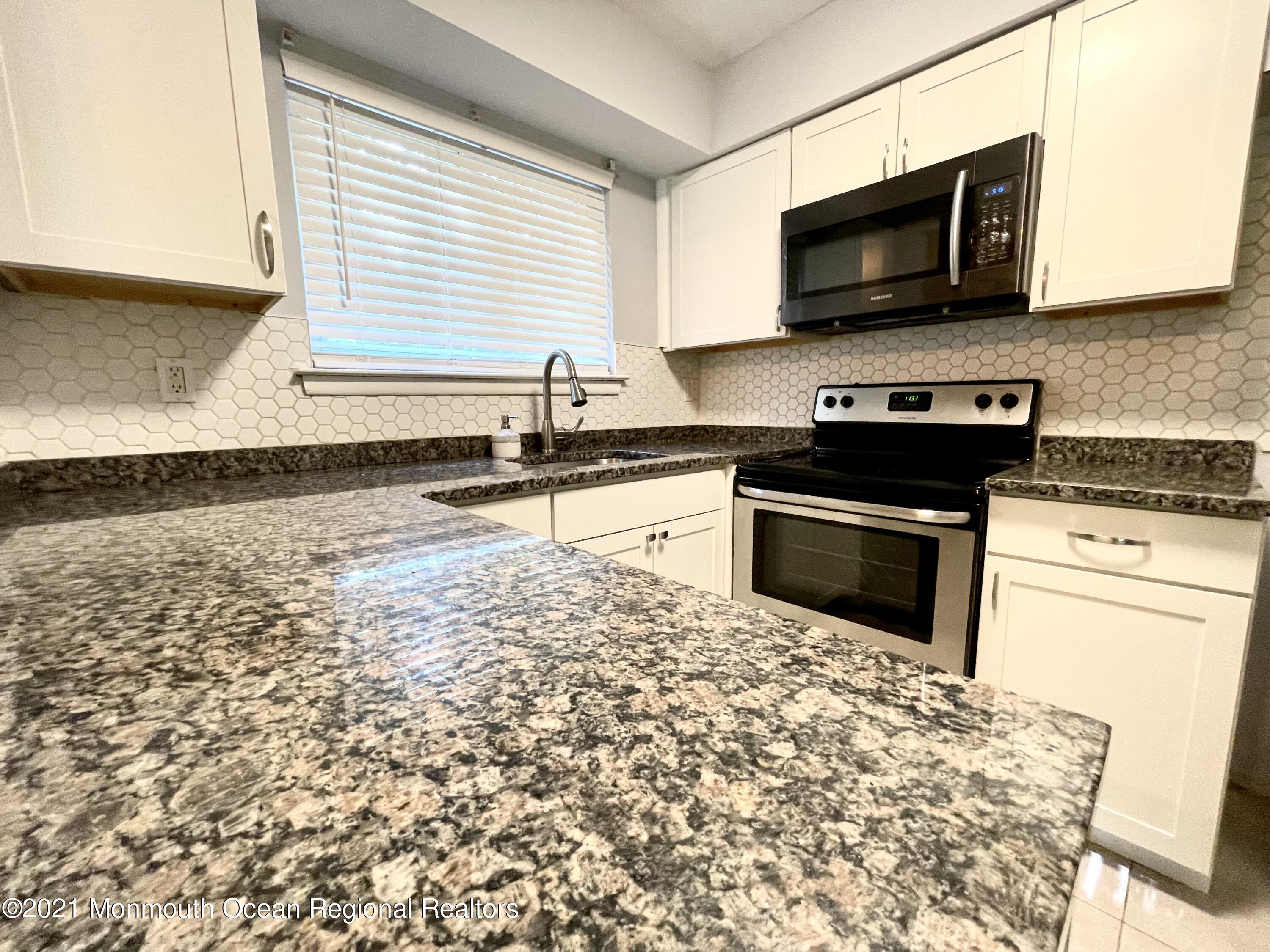 7 Woodpecker Road, Unit 1000 Howell, NJ 07731 - Photo 4 of 22 F1E6C28E-7F70-4D6B-A8EB-AFFAF48ECE4B