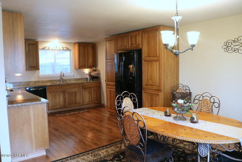 2491 Lateral 1 Road Wapato, WA 98951 - Photo 7 of 26