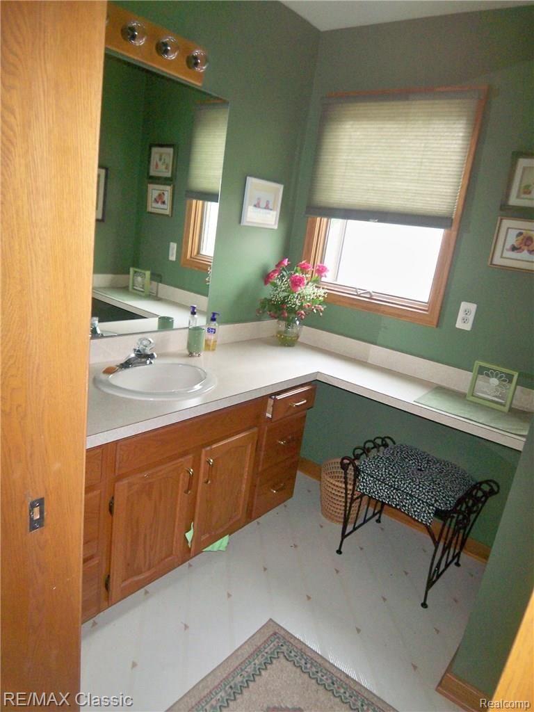 3364 Rivers Edge Drive Wayne, MI 48184 - Photo 23 of 33 Second Full Bathroom view 1 of 2