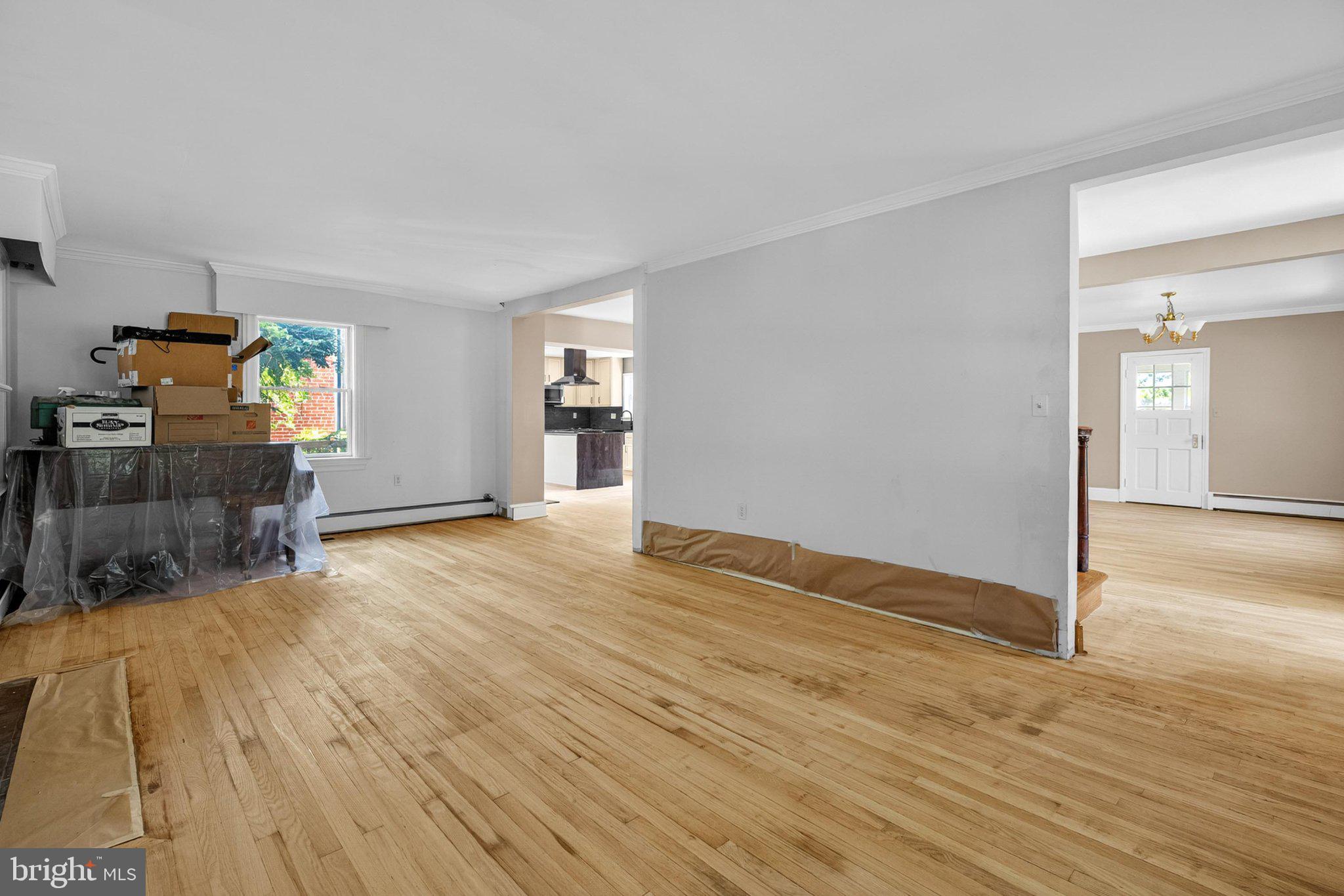 241 Edwards Ferry Road Northeast Leesburg, VA 20176 - Photo 18 of 27 Spacious, sunlit open layout awaits.