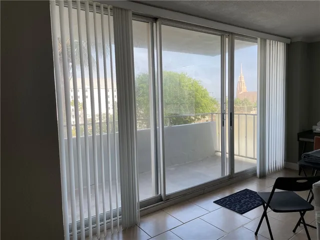 $179,500 | 715 South Upper Broadway, Unit 202, Corpus Christi, TX 78401