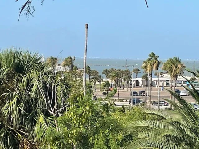 $179,500 | 715 South Upper Broadway, Unit 202, Corpus Christi, TX 78401