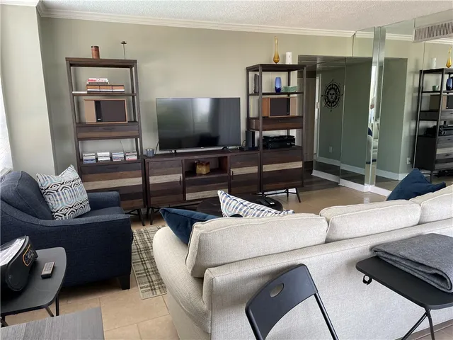 $179,500 | 715 South Upper Broadway, Unit 202, Corpus Christi, TX 78401