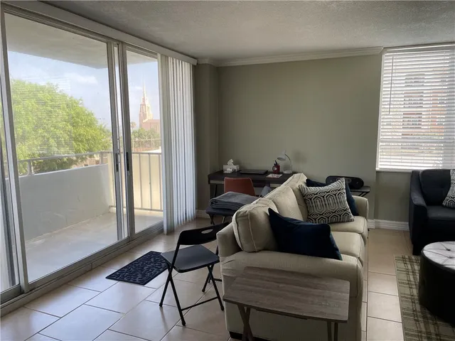 $179,500 | 715 South Upper Broadway, Unit 202, Corpus Christi, TX 78401