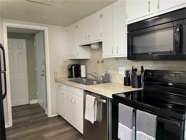 $179,500 | 715 South Upper Broadway, Unit 202, Corpus Christi, TX 78401