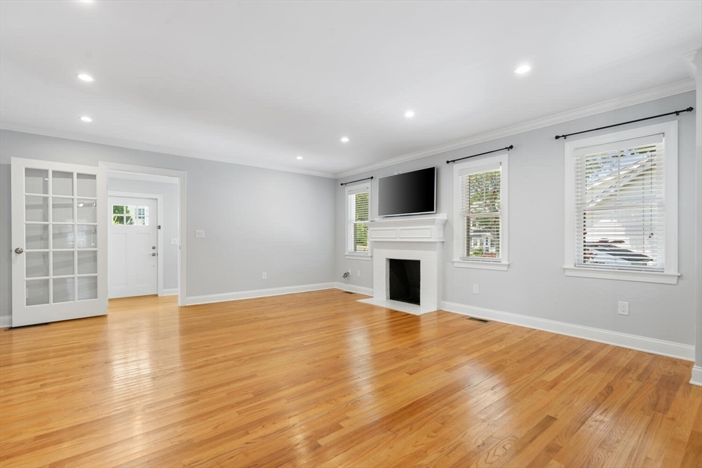 8 Howe Street Milton, MA 02186 - Photo 10 of 42 Gallery Image 10