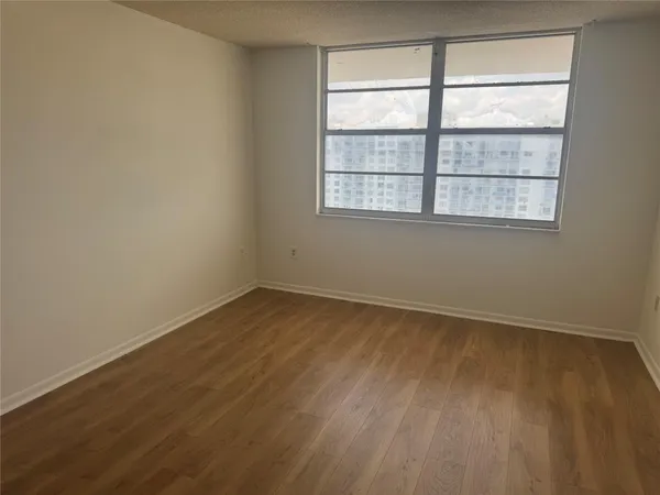 $2,000 | 2851 Northeast 183rd Street, Unit 2004, Aventura, FL 33160