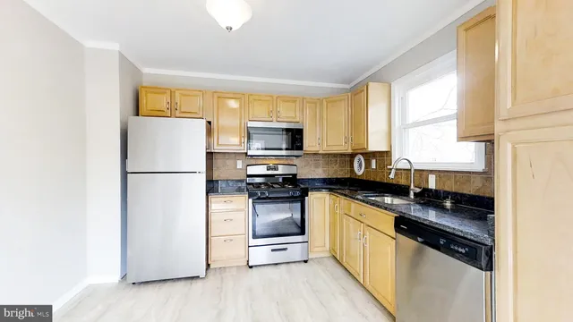 $2,500 | 300 Bowers Avenue, Runnemede, NJ 08078