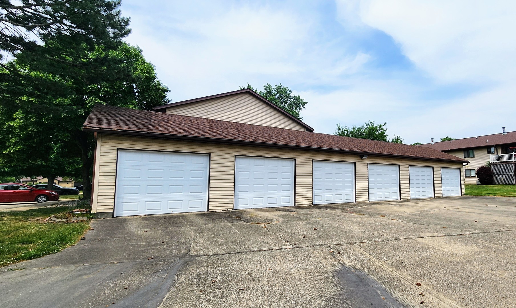 1204 Dean Drive, Unit 4 Urbana, IL 61802 - Photo 15 of 15 a house with a outdoor space