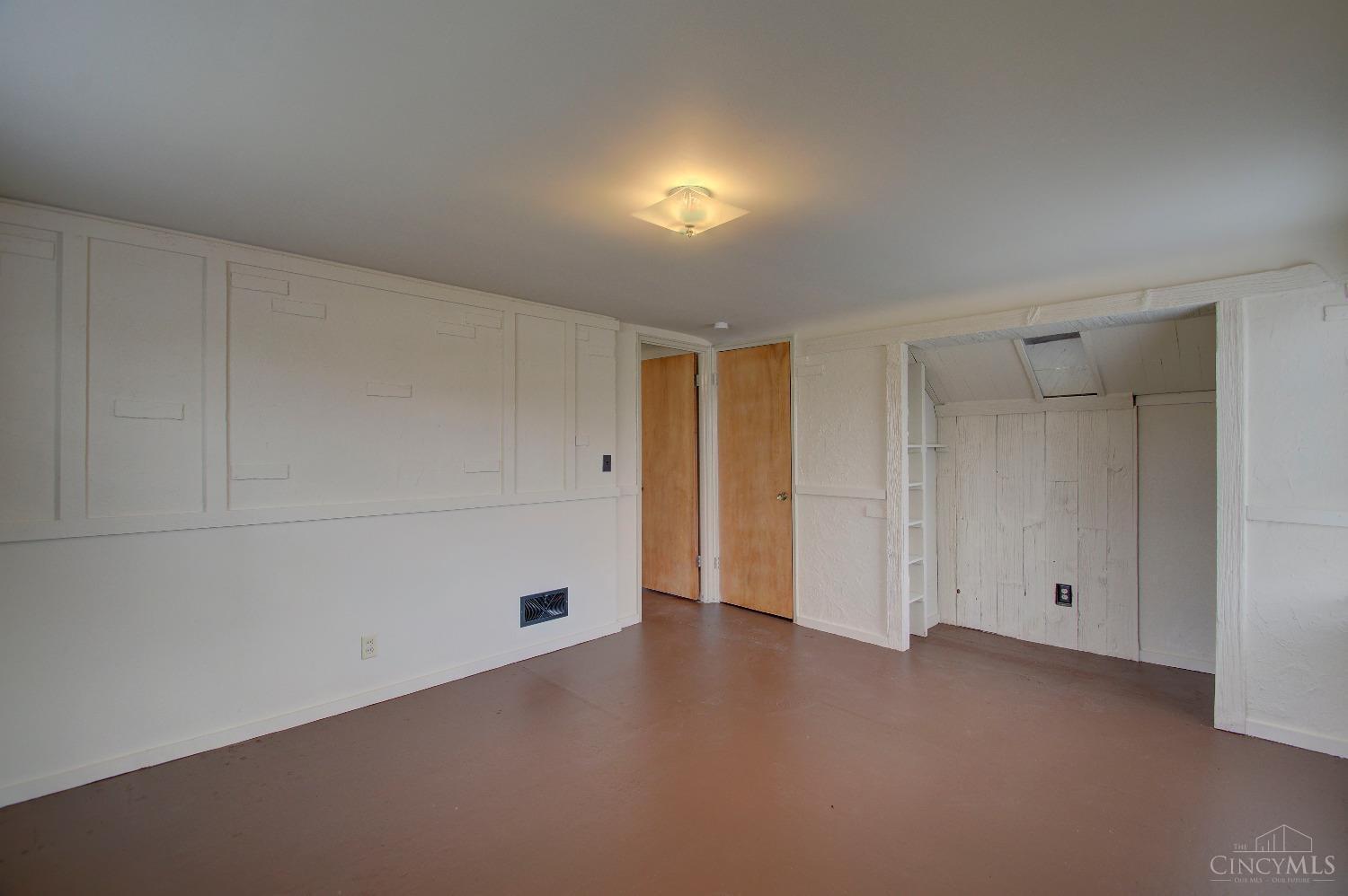 2868 Compton Road Cincinnati, OH 45251 - Photo 22 of 29