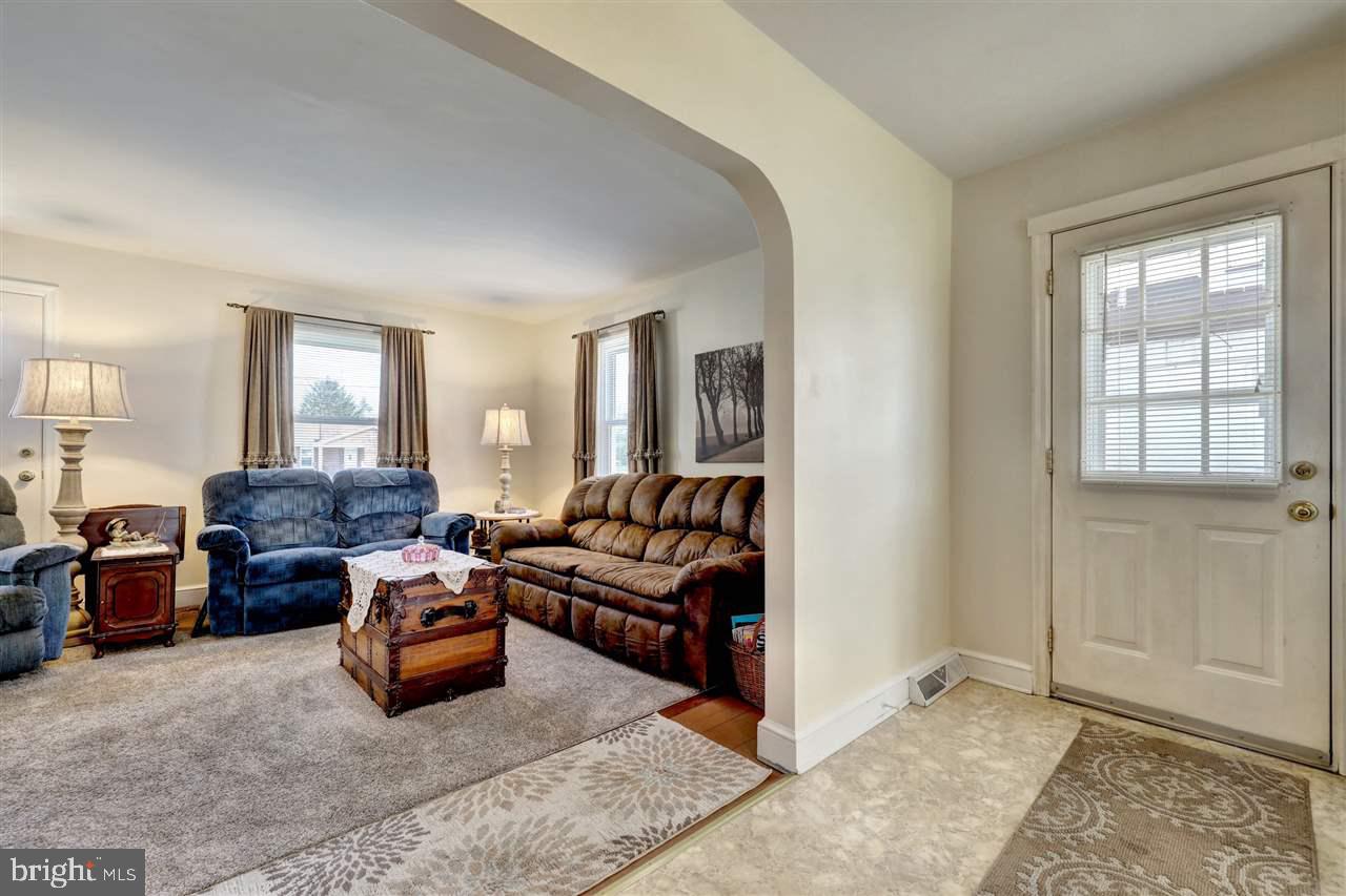 1964 Carlisle Road York, PA 17408 - Photo 11 of 27 Gallery Image 11