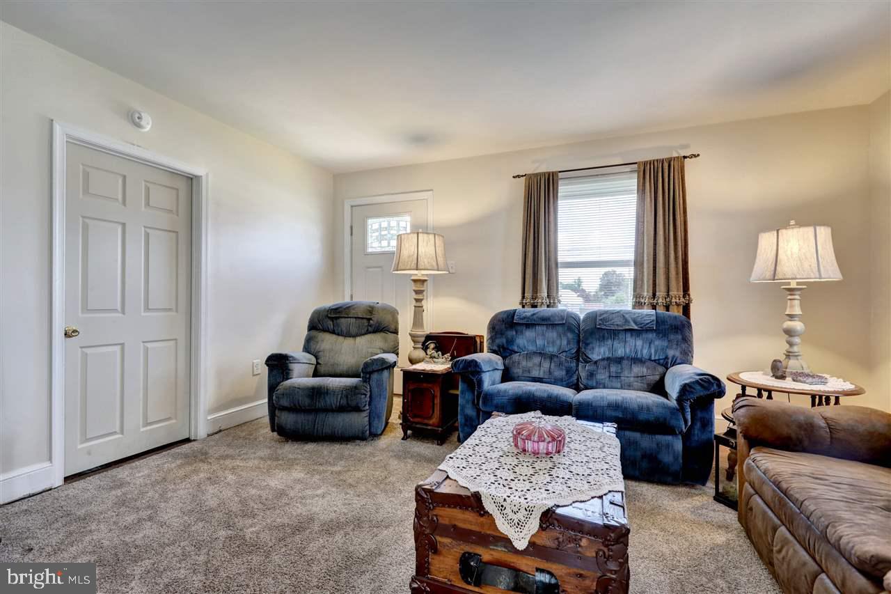 1964 Carlisle Road York, PA 17408 - Photo 6 of 27 Gallery Image 6