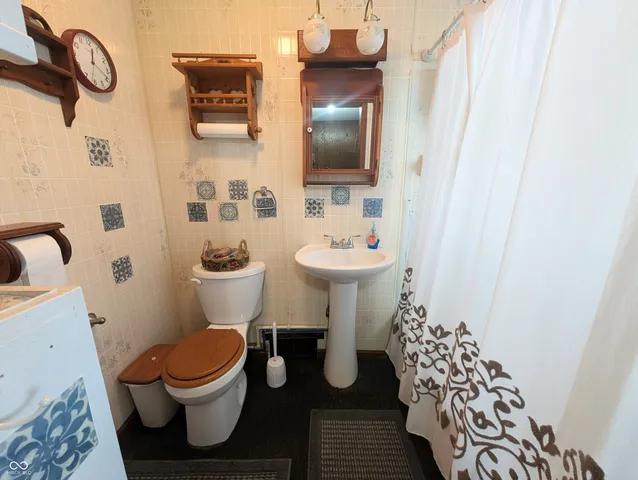 $499,999 | 5599 Highway 9, Hope, IN 47246