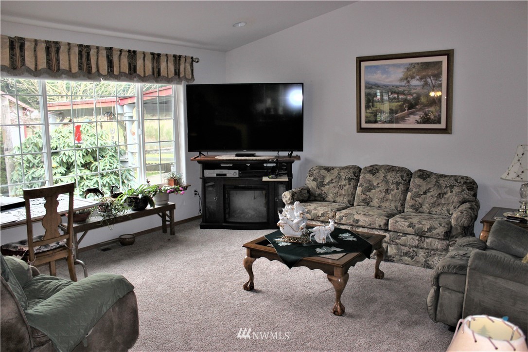 8934 Alyson Lane Southwest Rochester, WA 98579 - Photo 4 of 37
