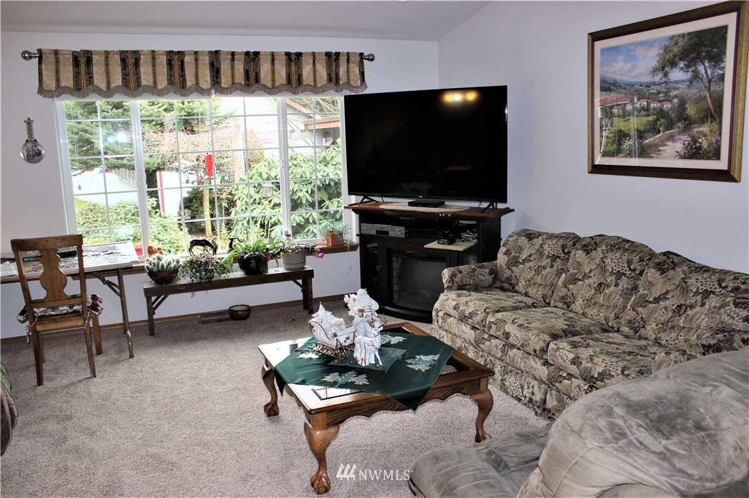8934 Alyson Lane Southwest Rochester, WA 98579 - Photo 5 of 37
