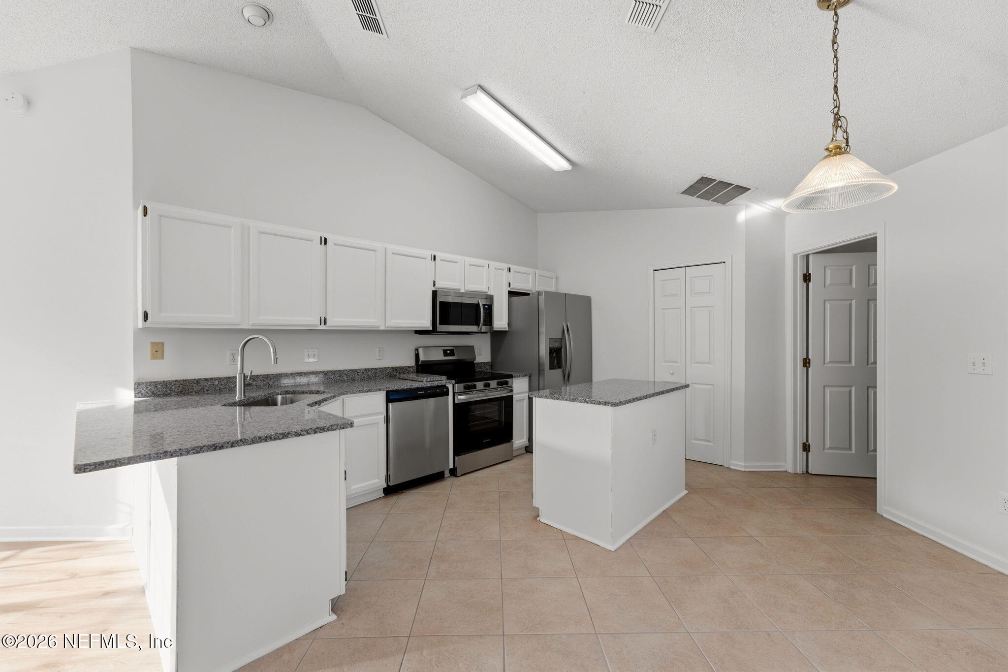 4521 Longleaf Court Fleming Island, FL 32003 - Photo 4 of 24 12-web-or-mls-DSC03645
