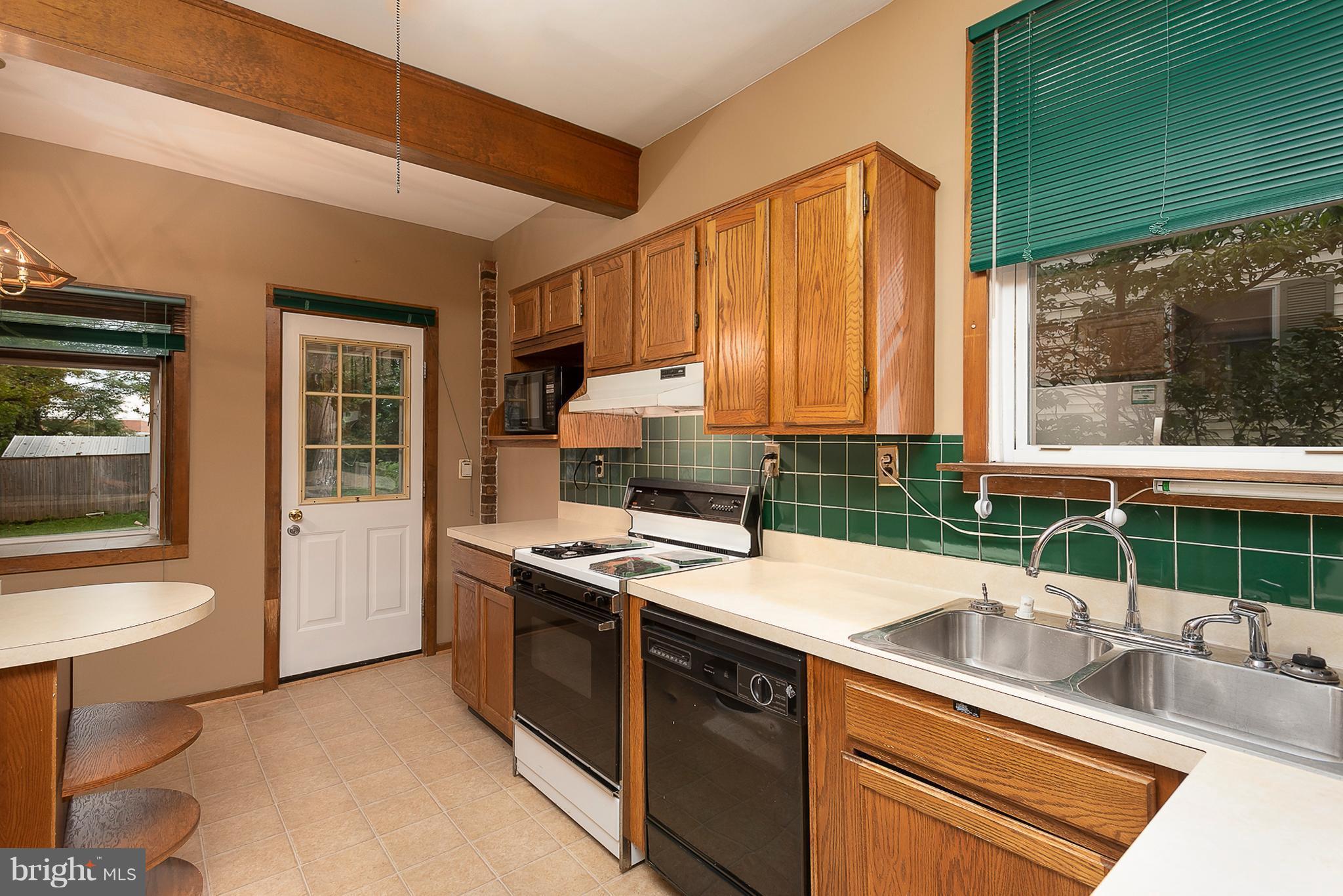 5307 Brabant Road Baltimore, MD 21229 - Photo 11 of 28 Kitchen